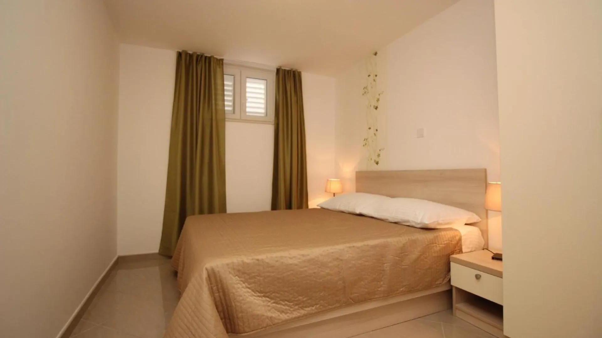 Gemuetliche Ferienwohnung In Baska Mit Gemeinsamem Pool Und Grill 0*, Baska (Krk)