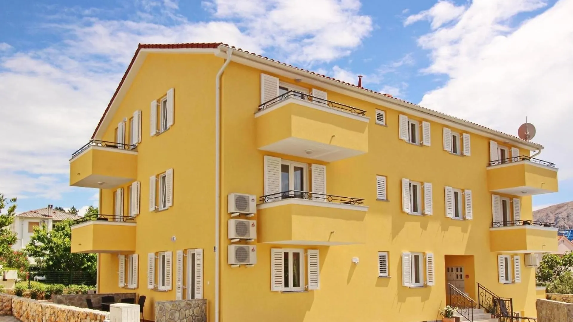 Gemuetliche Ferienwohnung In Baska Mit Gemeinsamem Pool Und Grill Croatia